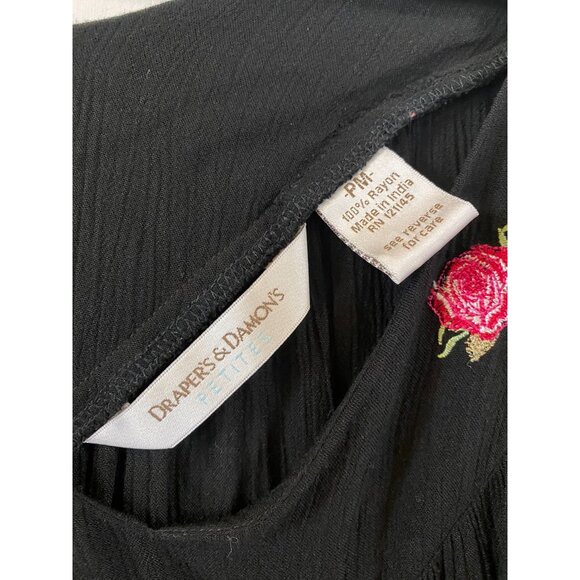 Drapers & Damons PM Black Embroidered Rayon V-Neck Midi Dress With Red Rose Acce - Picture 3 of 6